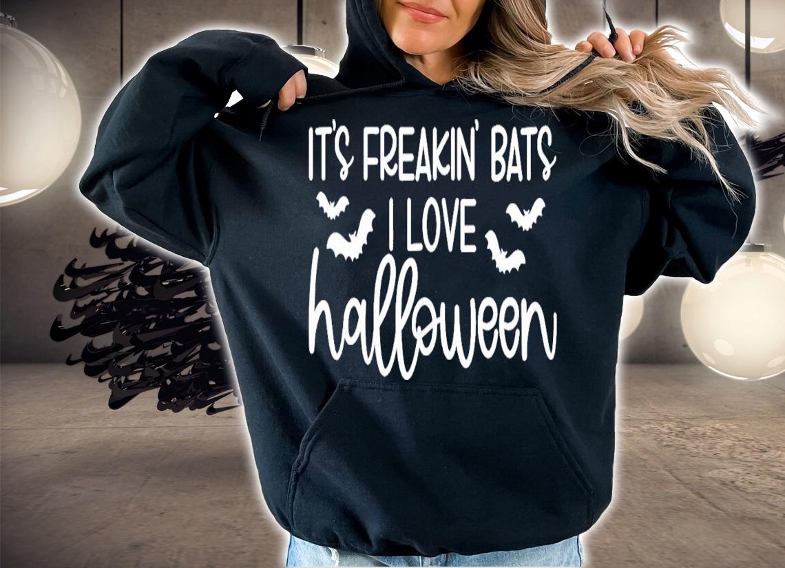 It's Freakin Bats I Love Halloween T-Shirt t-shirt