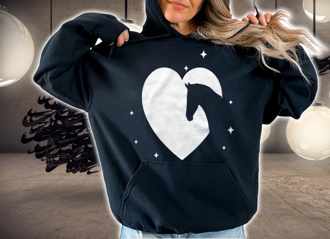Horse Lover Gift For Women & Girls Who Love Horses Heart Shirt t-shirt