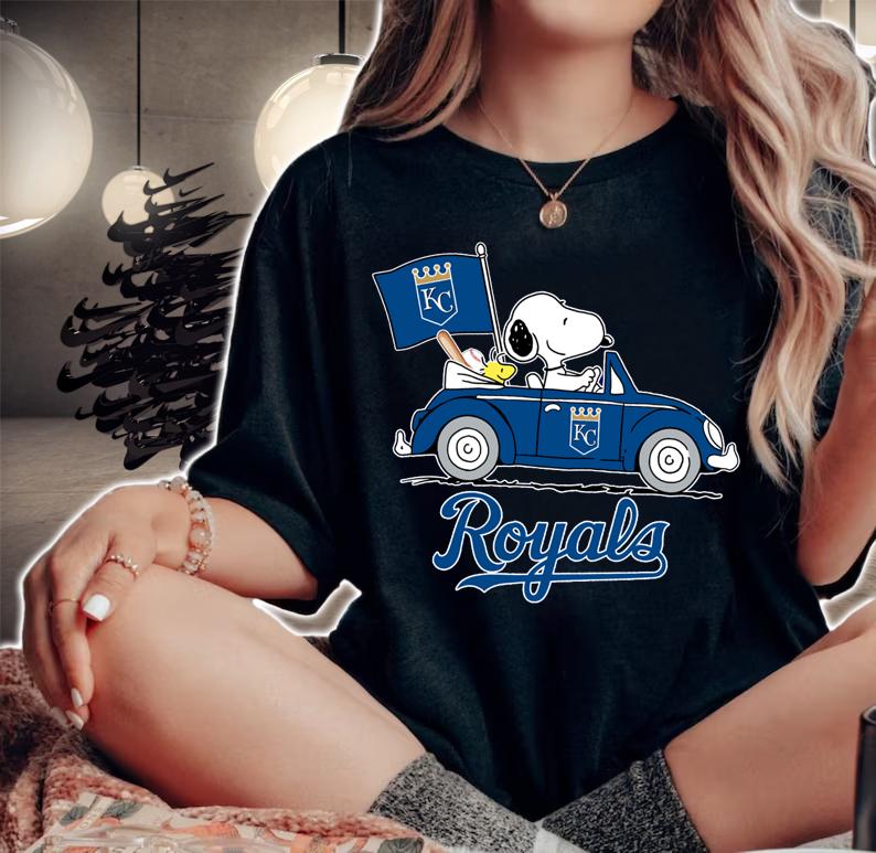 Kansas City Royals Snoopy Woodstock Driving Car t-shirt