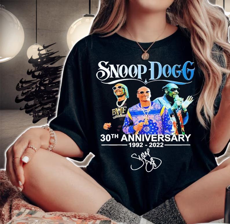 Snoop Dogg 30th Anniversary 1992 2022 Signature T-Shirt woman shirt